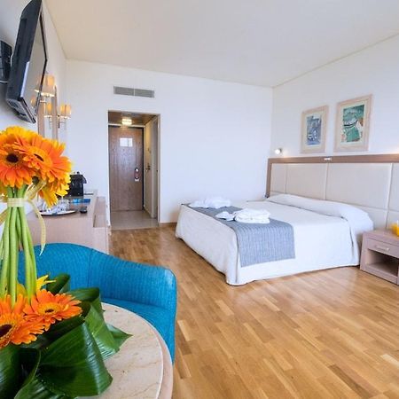 The Golden Coast Beach Hotel Pernera Exterior foto