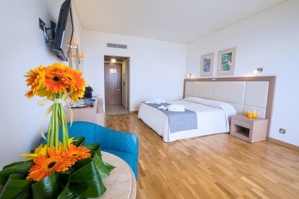 The Golden Coast Beach Hotel Pernera Exterior foto